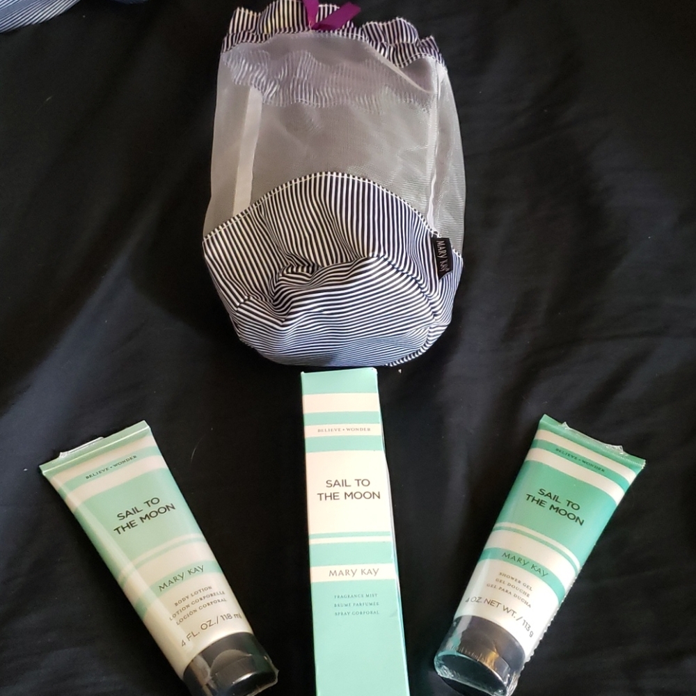 BNIP Mary Kay 4 PC set